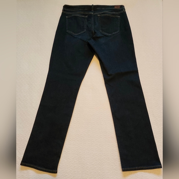 (SOLD) LAUREN RALPH LAUREN Modern Straight Curvy Jeans. Women's Size 12. 💙 - Picture 11 of 16